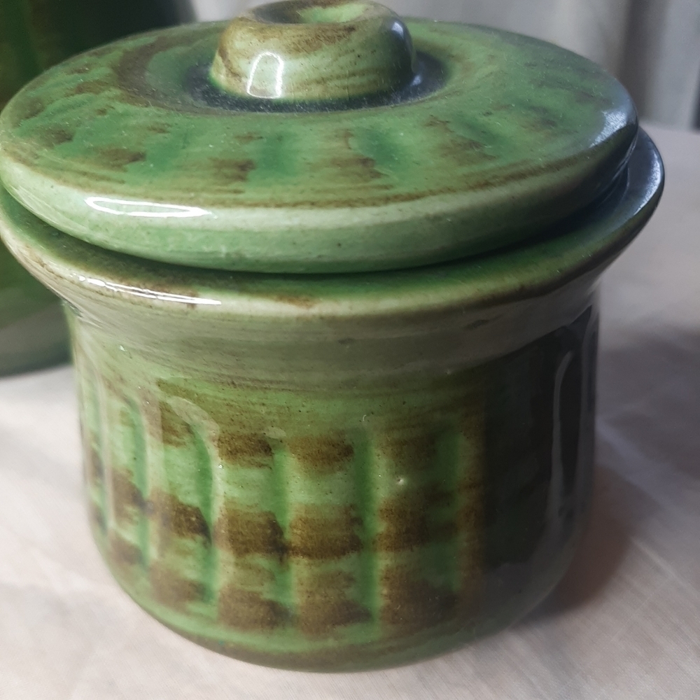 Vintage Canadian Pottery probably ' Evangeline' - Picture 6 of 7